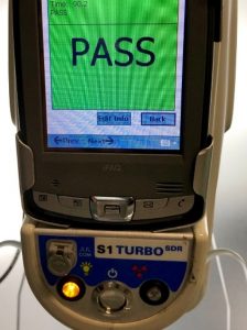 Imagem do aparelho aprovando a presença do d2w™ na amostra analisada